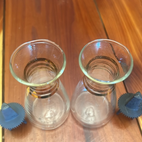 True Vintage (1960’s at least) Pyrex Oil and Vinegar Bottles - Picture 5 of 6